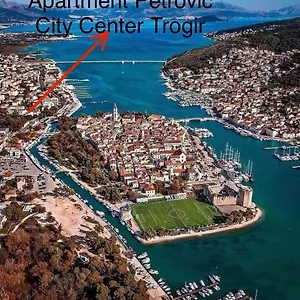 apartman-petrovic-city-center-trogir.splithotels.org/